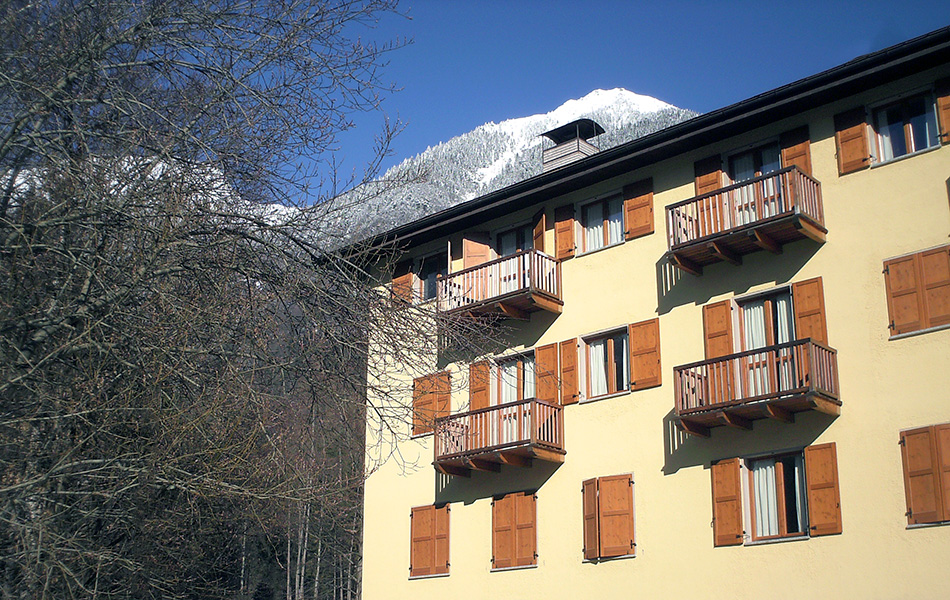 Casa Alpina Don Bosco di Carisolo - Esterna